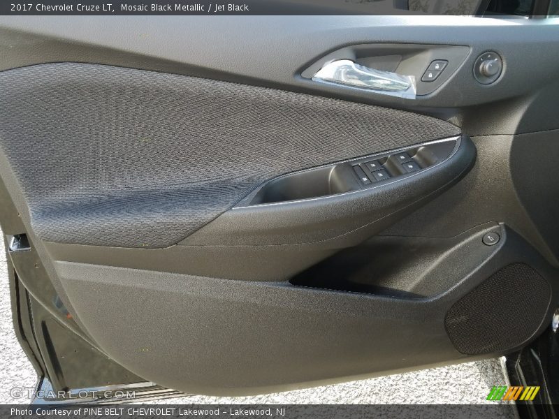 Mosaic Black Metallic / Jet Black 2017 Chevrolet Cruze LT