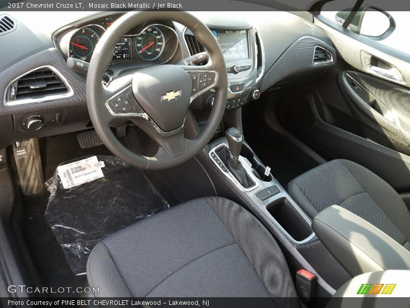 Mosaic Black Metallic / Jet Black 2017 Chevrolet Cruze LT
