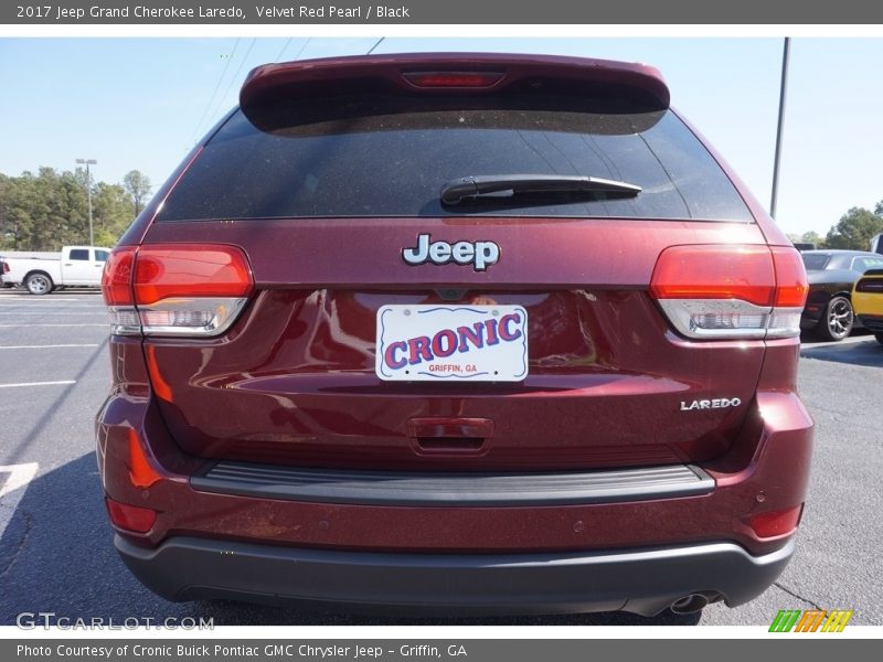 Velvet Red Pearl / Black 2017 Jeep Grand Cherokee Laredo