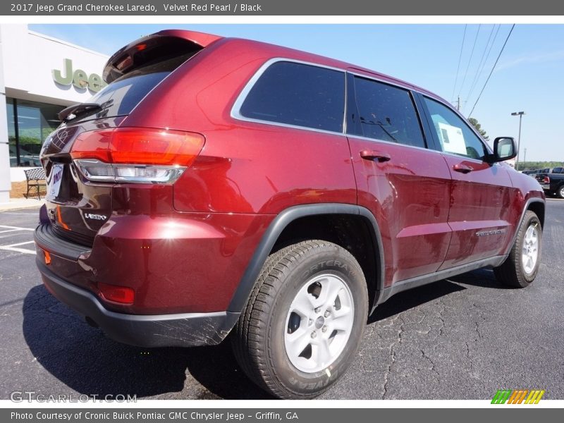 Velvet Red Pearl / Black 2017 Jeep Grand Cherokee Laredo