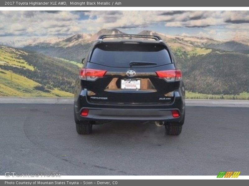 Midnight Black Metallic / Ash 2017 Toyota Highlander XLE AWD