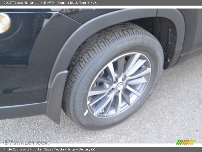 Midnight Black Metallic / Ash 2017 Toyota Highlander XLE AWD
