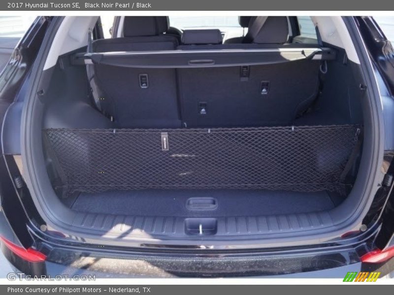 Black Noir Pearl / Black 2017 Hyundai Tucson SE