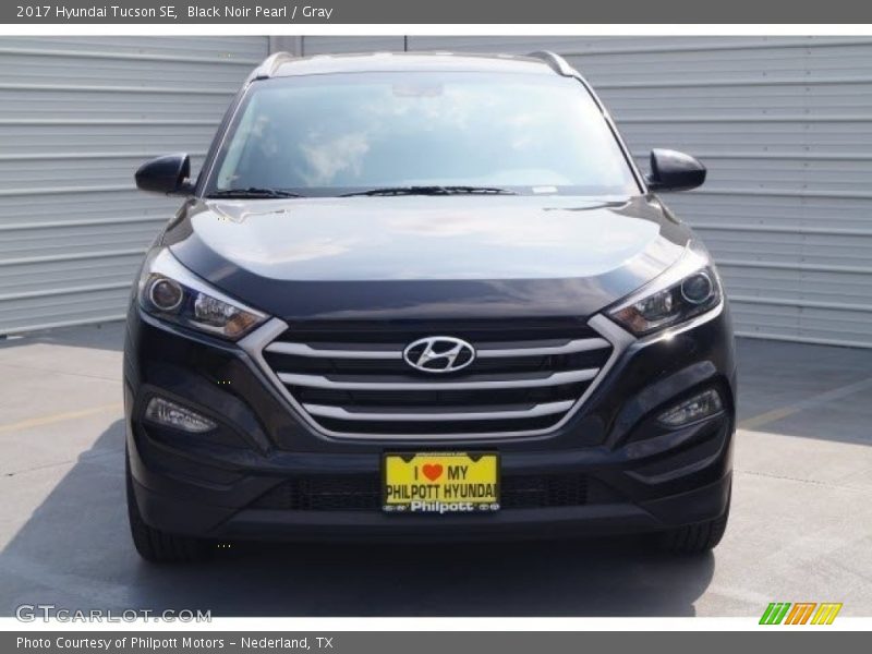Black Noir Pearl / Gray 2017 Hyundai Tucson SE