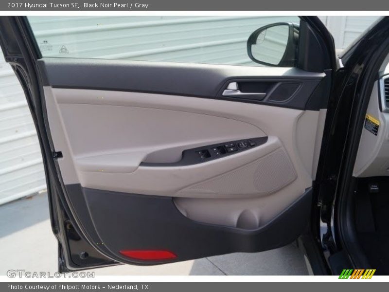 Black Noir Pearl / Gray 2017 Hyundai Tucson SE