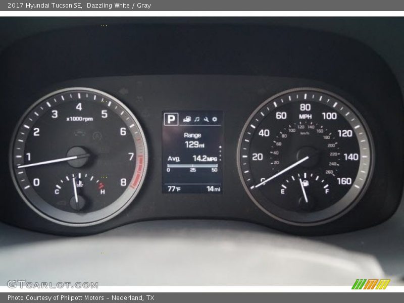 Dazzling White / Gray 2017 Hyundai Tucson SE