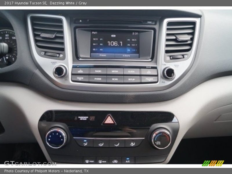 Dazzling White / Gray 2017 Hyundai Tucson SE