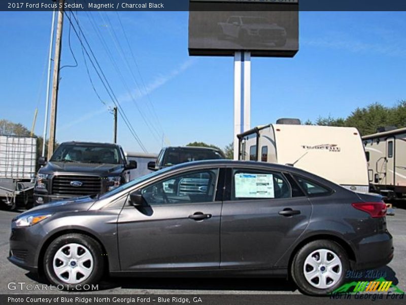 Magnetic / Charcoal Black 2017 Ford Focus S Sedan