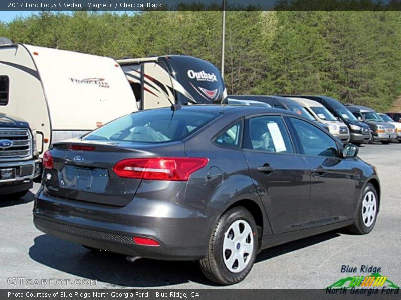Magnetic / Charcoal Black 2017 Ford Focus S Sedan