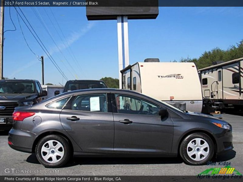 Magnetic / Charcoal Black 2017 Ford Focus S Sedan