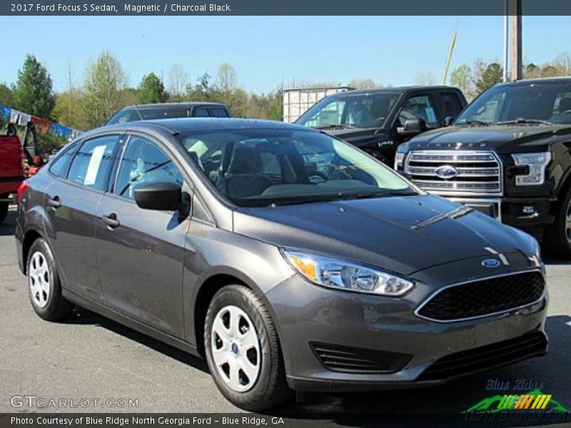 Magnetic / Charcoal Black 2017 Ford Focus S Sedan
