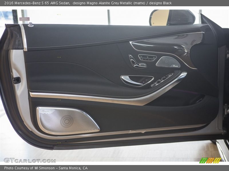 Door Panel of 2016 S 65 AMG Sedan