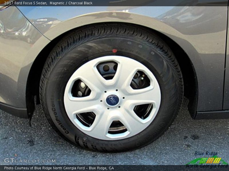 Magnetic / Charcoal Black 2017 Ford Focus S Sedan