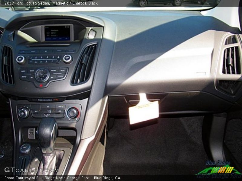 Magnetic / Charcoal Black 2017 Ford Focus S Sedan
