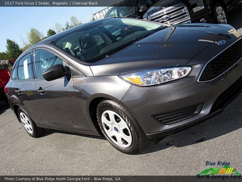 Magnetic / Charcoal Black 2017 Ford Focus S Sedan
