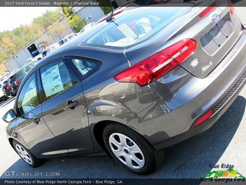 Magnetic / Charcoal Black 2017 Ford Focus S Sedan