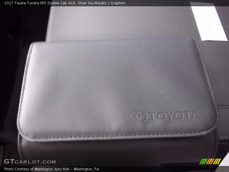 Silver Sky Metallic / Graphite 2017 Toyota Tundra SR5 Double Cab 4x4