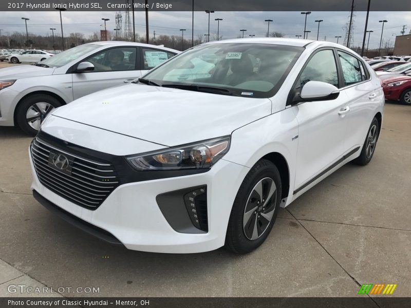 Front 3/4 View of 2017 Ioniq Hybrid SEL