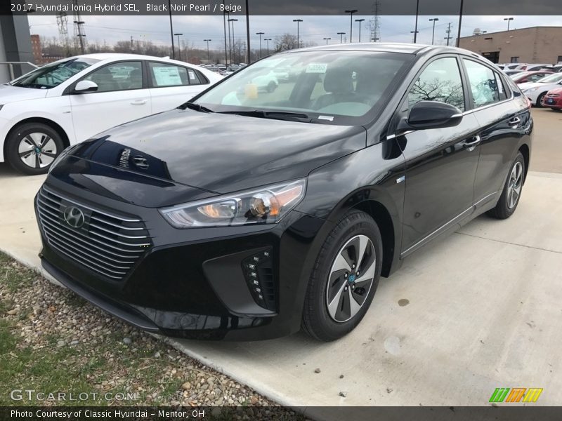 Front 3/4 View of 2017 Ioniq Hybrid SEL