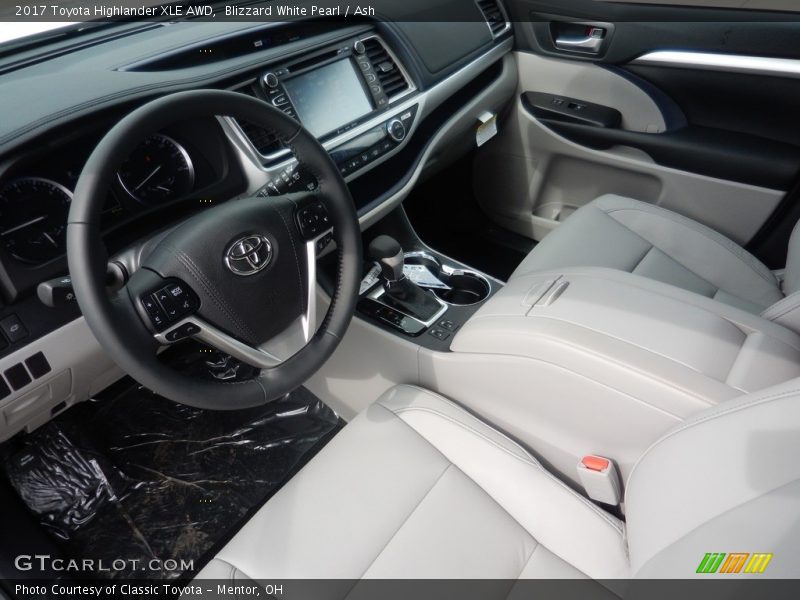 Blizzard White Pearl / Ash 2017 Toyota Highlander XLE AWD