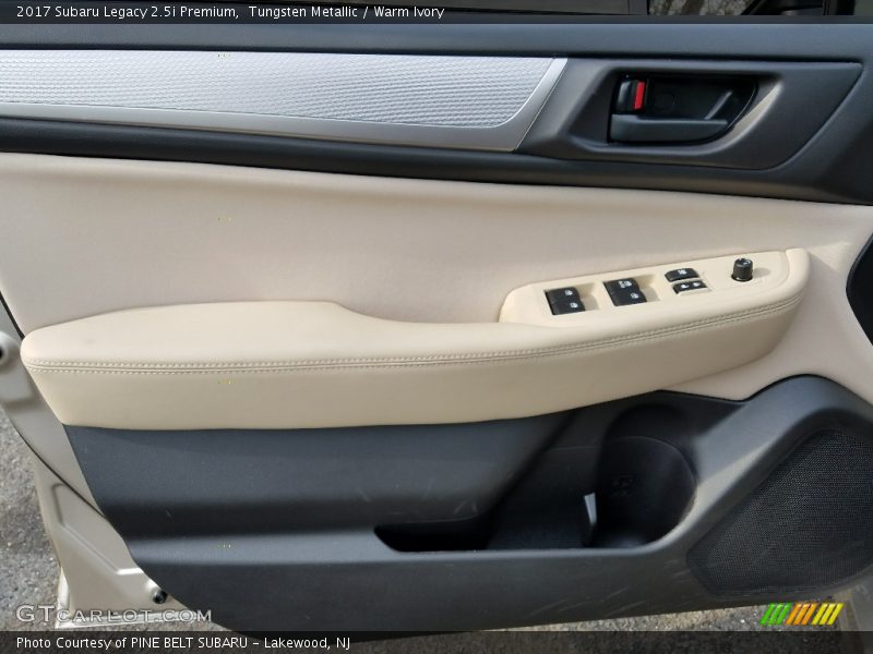 Tungsten Metallic / Warm Ivory 2017 Subaru Legacy 2.5i Premium