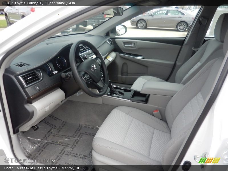 Super White / Ash 2017 Toyota Camry LE