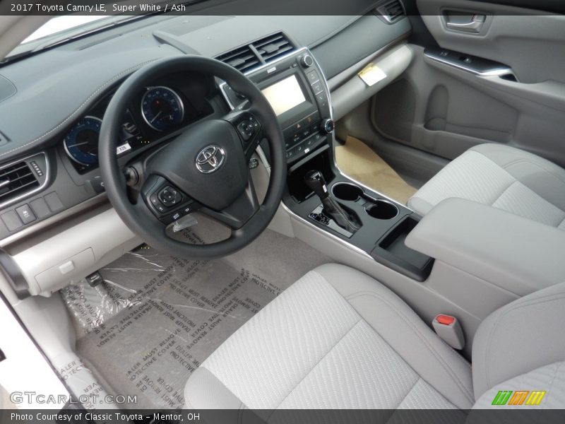 Super White / Ash 2017 Toyota Camry LE