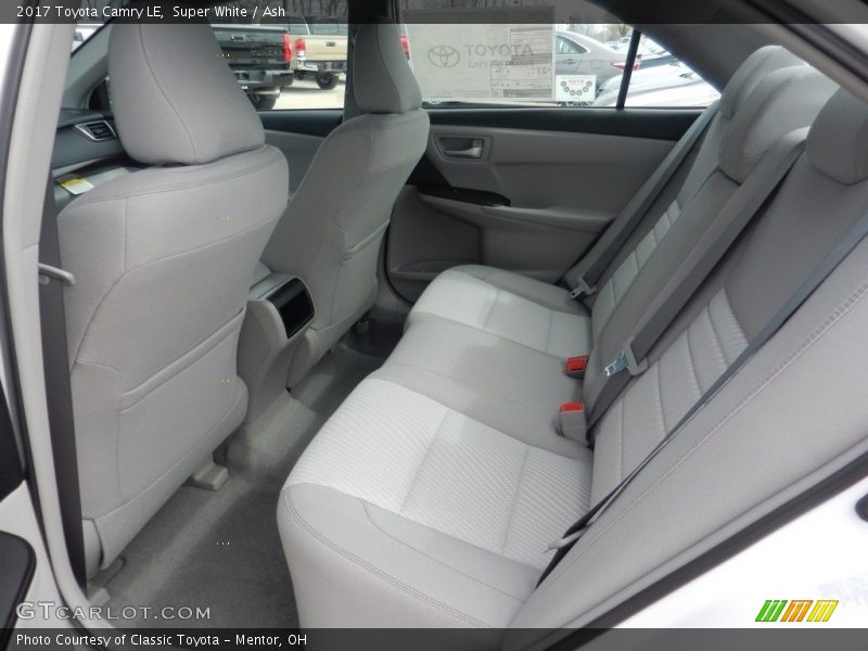 Super White / Ash 2017 Toyota Camry LE