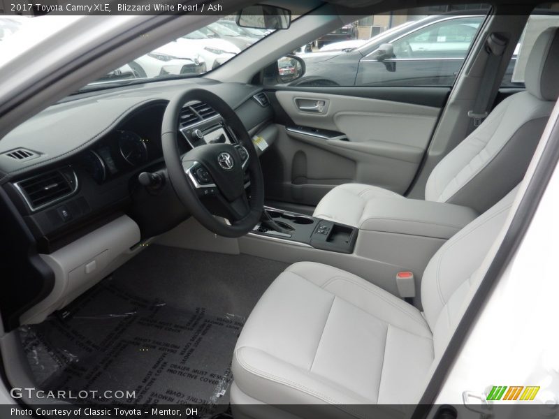 Blizzard White Pearl / Ash 2017 Toyota Camry XLE