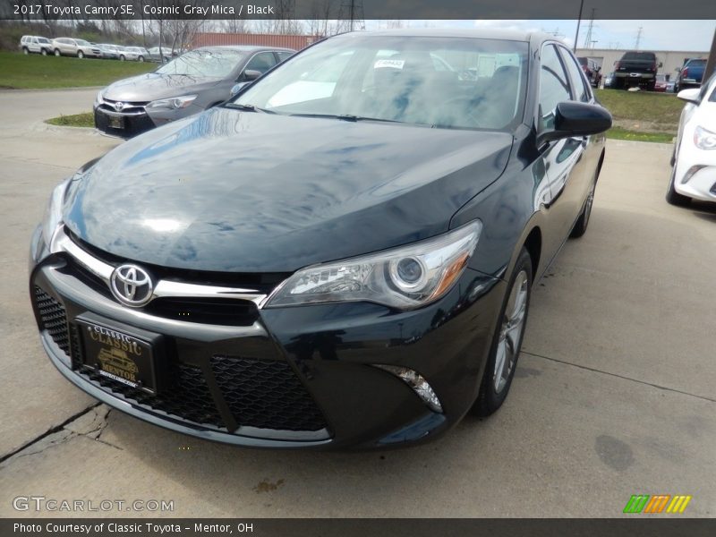 Cosmic Gray Mica / Black 2017 Toyota Camry SE