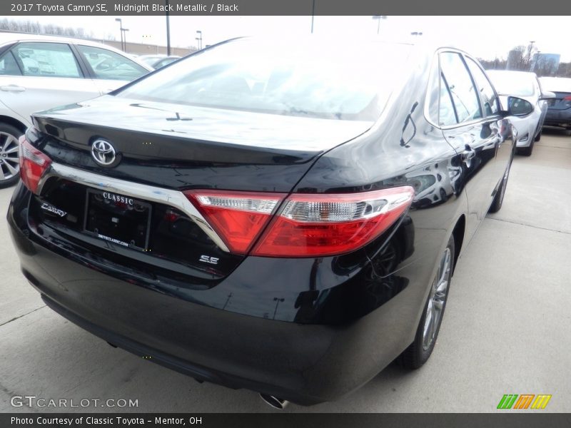 Midnight Black Metallic / Black 2017 Toyota Camry SE