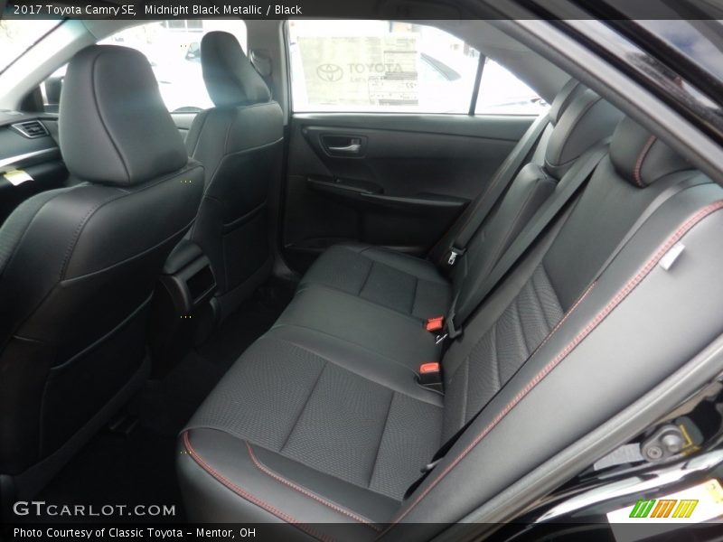 Midnight Black Metallic / Black 2017 Toyota Camry SE