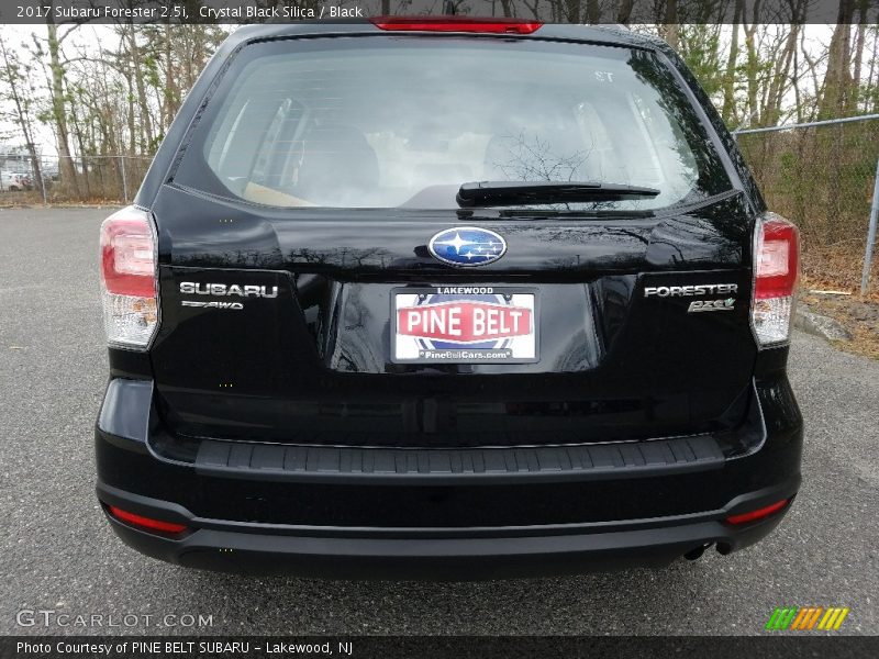 Crystal Black Silica / Black 2017 Subaru Forester 2.5i