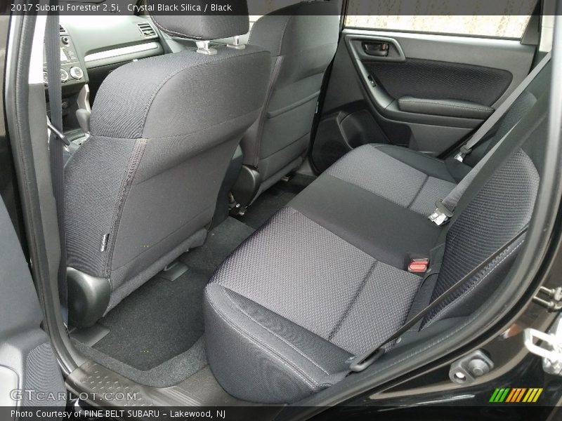 Crystal Black Silica / Black 2017 Subaru Forester 2.5i