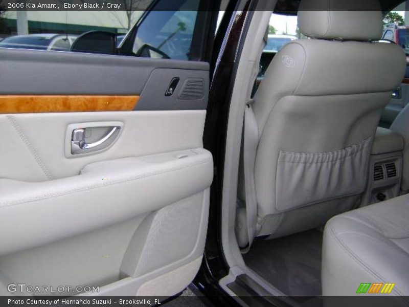 Ebony Black / Gray 2006 Kia Amanti
