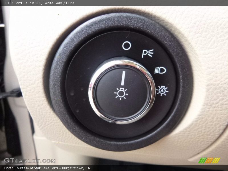 Controls of 2017 Taurus SEL