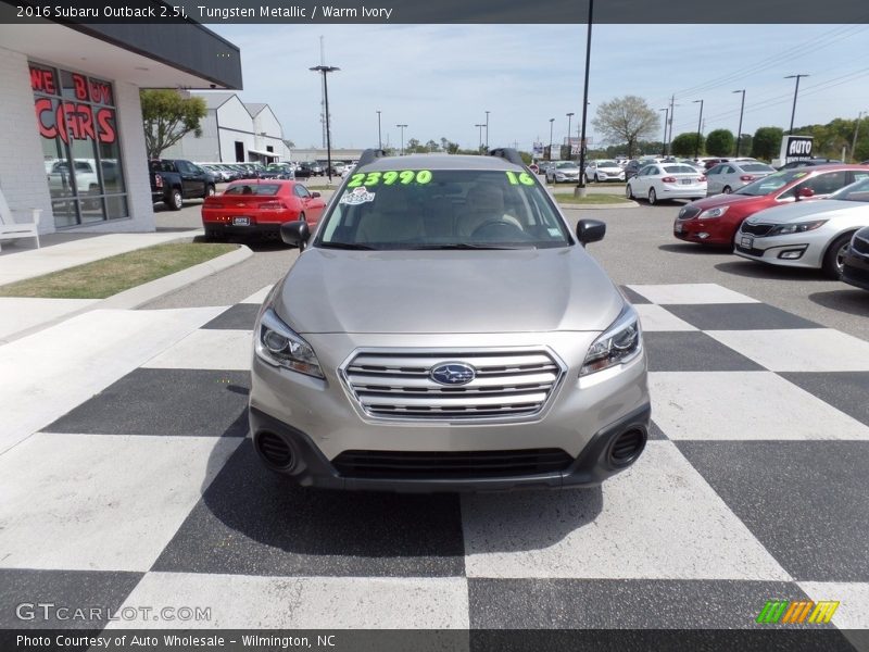 Tungsten Metallic / Warm Ivory 2016 Subaru Outback 2.5i