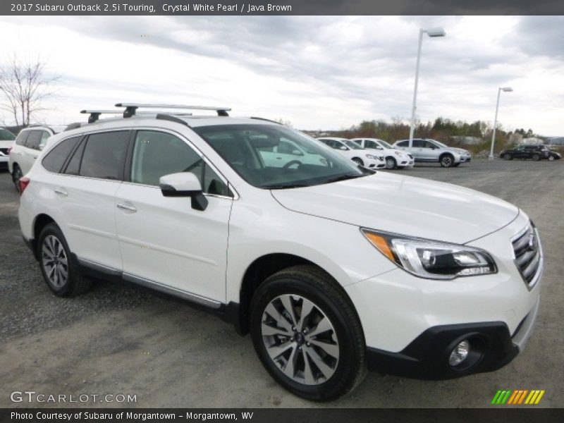 Front 3/4 View of 2017 Outback 2.5i Touring