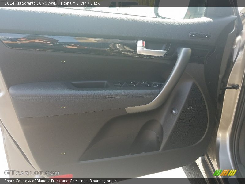 Titanium Silver / Black 2014 Kia Sorento SX V6 AWD