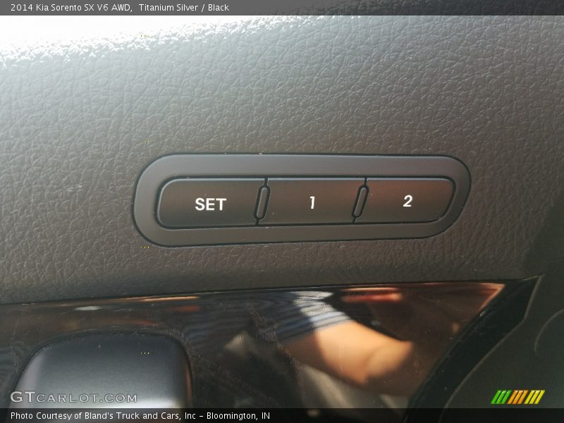 Titanium Silver / Black 2014 Kia Sorento SX V6 AWD