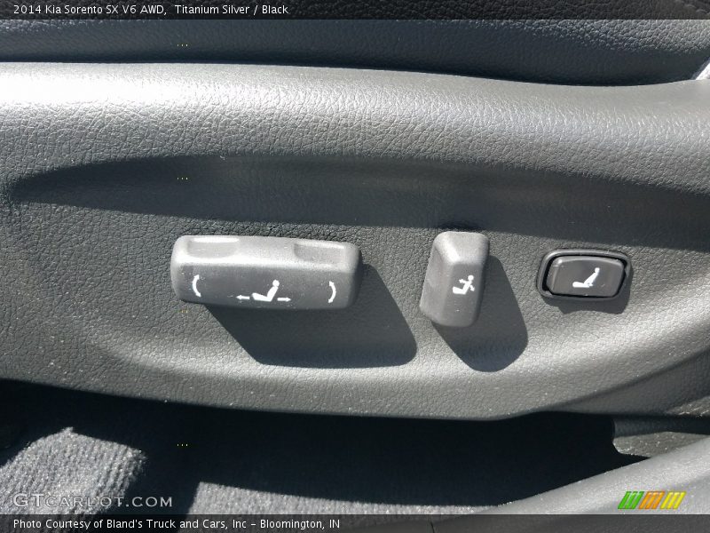Titanium Silver / Black 2014 Kia Sorento SX V6 AWD