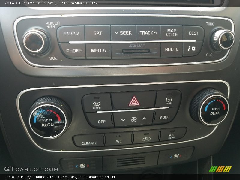 Titanium Silver / Black 2014 Kia Sorento SX V6 AWD