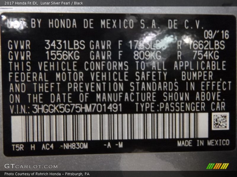 Lunar Silver Pearl / Black 2017 Honda Fit EX