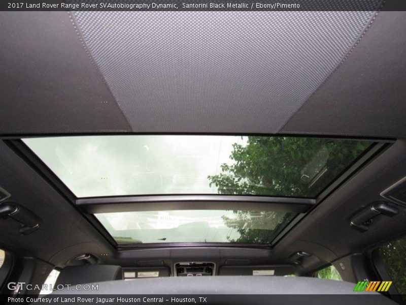 Sunroof of 2017 Range Rover SVAutobiography Dynamic
