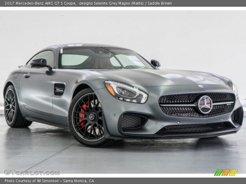 Front 3/4 View of 2017 AMG GT S Coupe