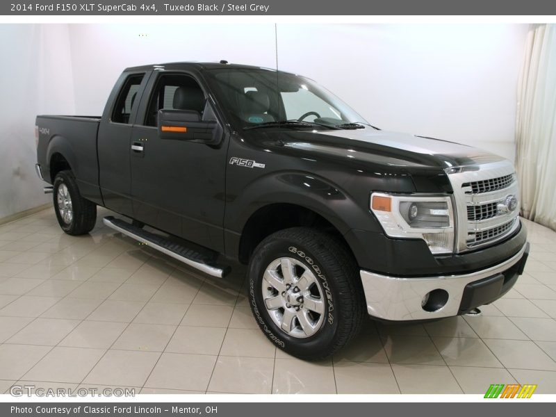 Front 3/4 View of 2014 F150 XLT SuperCab 4x4