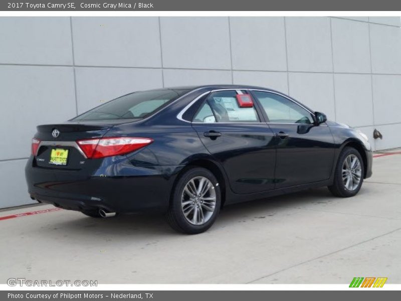 Cosmic Gray Mica / Black 2017 Toyota Camry SE