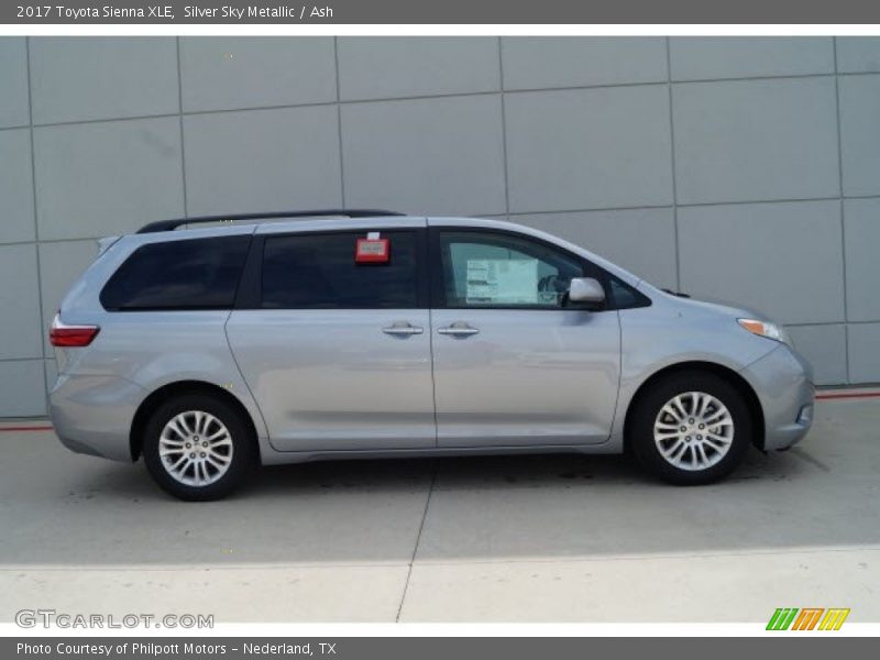 Silver Sky Metallic / Ash 2017 Toyota Sienna XLE