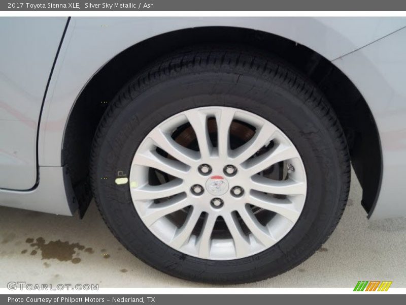Silver Sky Metallic / Ash 2017 Toyota Sienna XLE