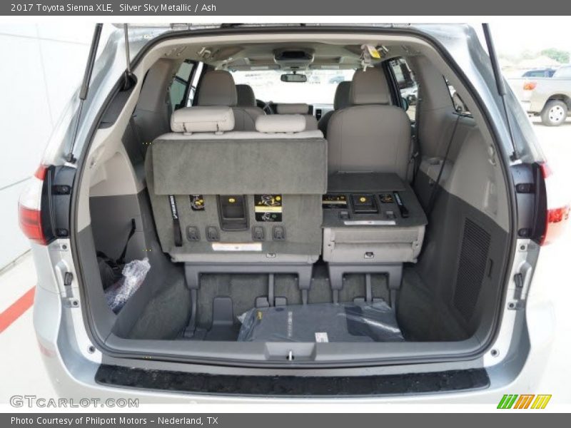 Silver Sky Metallic / Ash 2017 Toyota Sienna XLE